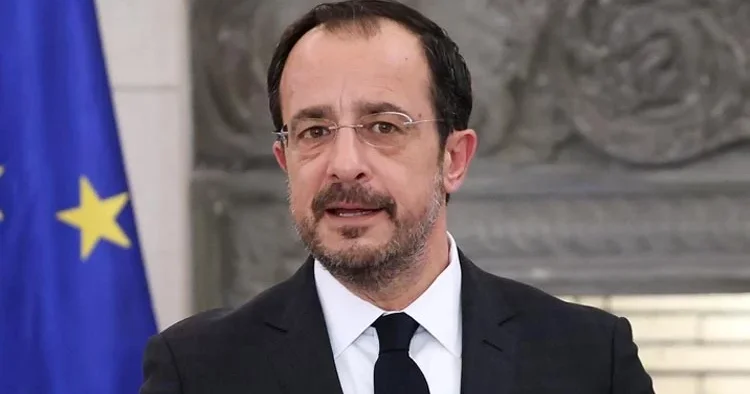 Rum liderden göz göre göre provokasyon: Skandal marş yine sahnede