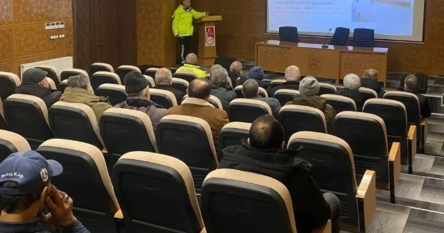 Bayburt ta okul servis sürücülerine trafik eğitimi verildi Bayburt Haberleri