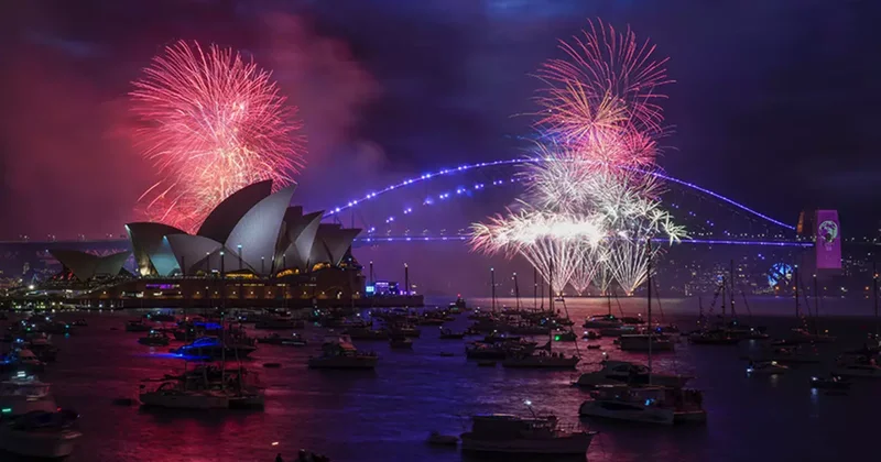 Tüm dünyada 2026 coşkusu! Kutlamalar başladı, sırayla merhaba diyorlar