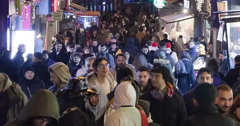 Kadıköy de yeni yıla saatler kala yoğunluk