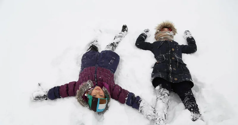 Kar yağışı etkili oluyor; İstanbul da okullar tatil edilecek mi?
