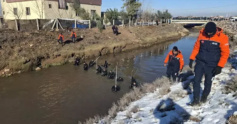 3 çocuğun öldüğü kazada kanalda kaybolan sürücüyü arama çalışmalarında 3’üncü gün