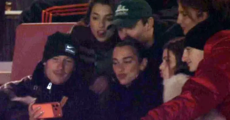 Dua Lipa, gittiği maça damda vurdu