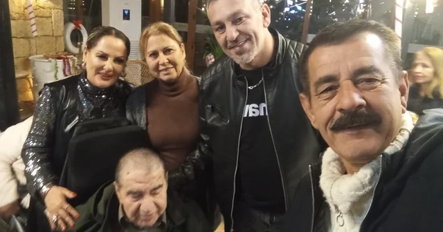 Ayvalıklı sanatçılar Kocabıyık ve Özalp ten yaşlılara erken yeni yıl kutlaması Balıkesir Haberleri