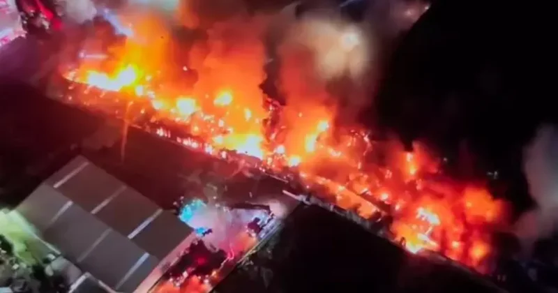 Esenyurt ta fabrika yangını! Bölgede peş peşe patlama sesleri