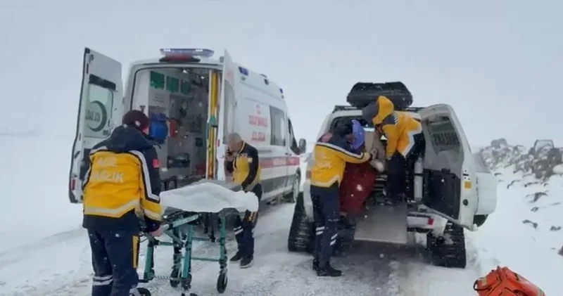 Şanlıurfa da hastalar paletli ambulansla naklediliyor