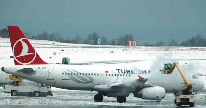Olumsuz hava koşulları nedeniyle THY ve AJet in bazı seferleri iptal edildi