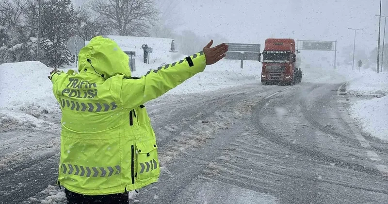 Bolu Dağı geçişi ağır tonajlı araç geçişine geliş gidiş açıldı