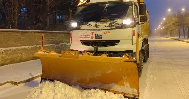 Kahramanmaraş ta belediye ekiplerinin kar mesaisi Kahramanmaraş Haberleri