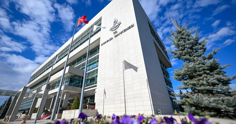 Son dakika: AYM, hükmün açıklanmasının geri bırakılması nı iptal etti Son dakika haberleri