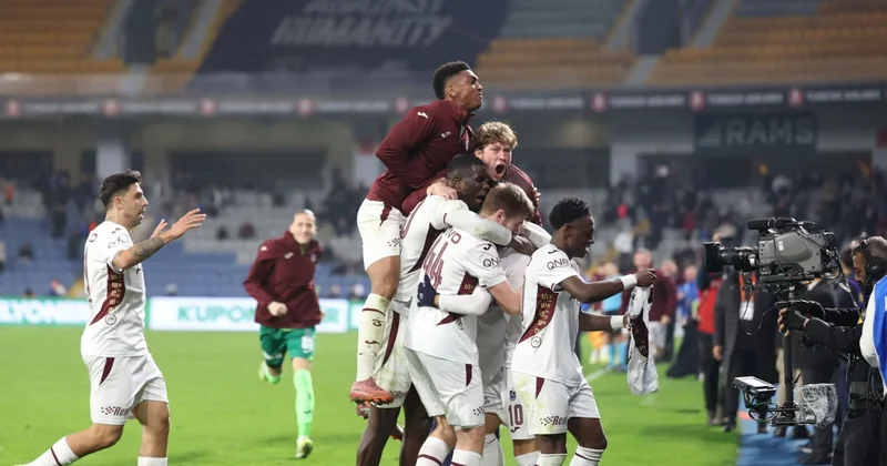 Trabzonspor servet harcadığı iki yıldızı İstanbul ekibine yolluyor Sözcü Gazetesi