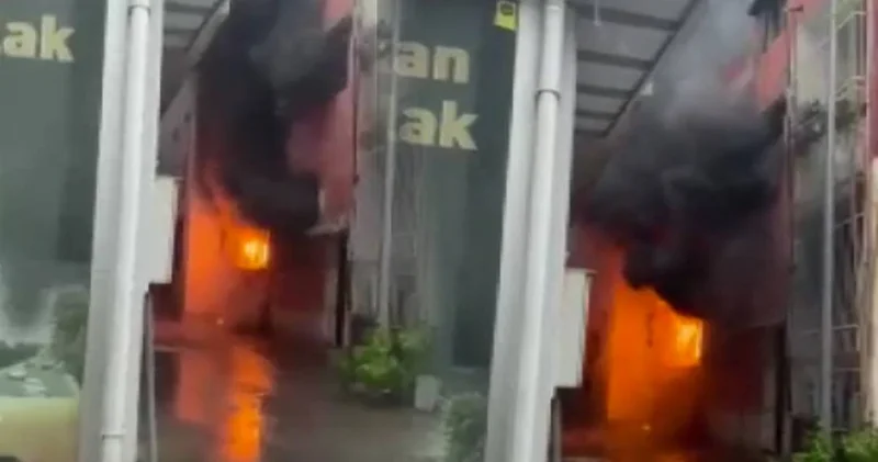 Hatay’da yangın paniği: Alevler depoyu sardı