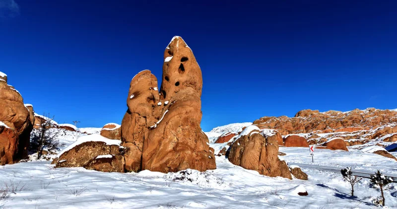 Sivas değil sanki Mars a kar yağmış gibi!