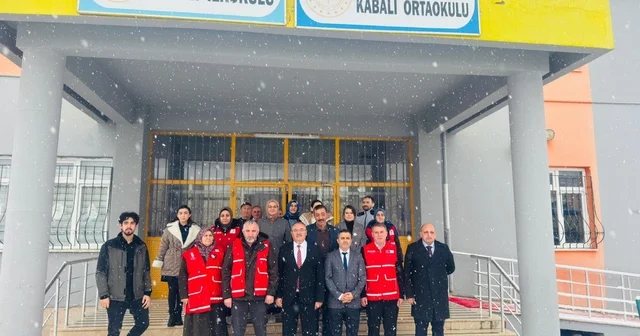 Türk Kızılay Vezirköprü de 88 öğrenciyi giydirdi Samsun Haberleri