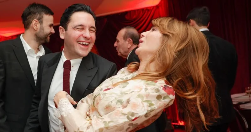 Hacı Sabancı dan eşi Nazlı Sabancı ya: Mutlu yıllar