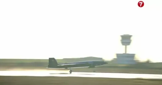 Bayraktar KIZILELMA 2025 yılının son uçuşunda KARAT IRST ile gövde gösterisi yaptı