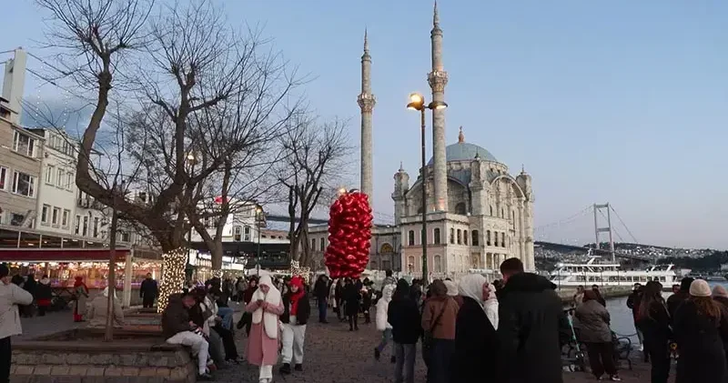 Ortaköy de yılbaşı kutlamaları öncesi yoğunluk