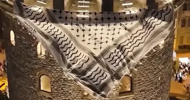 Galata Kulesi ne dev Filistin kefiyesi asıldı VİDEO İZLE
