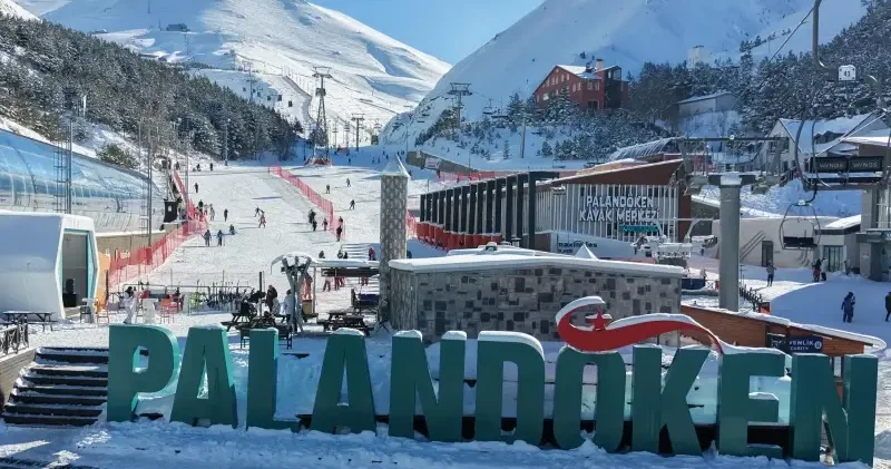 Kar kalınlığı geçti: Palandöken kayakseverlerin akınına uğradı Erzurum Haberleri