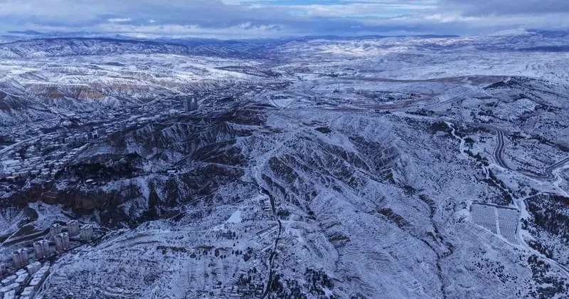 Beyaz örtüyle kaplanan Çankırı havadan görüntülendi