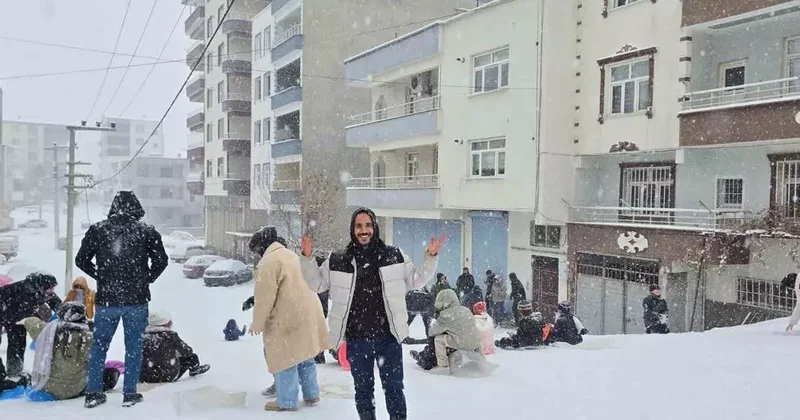 Çermik’te karın yağışına en çok çocuklar sevindi