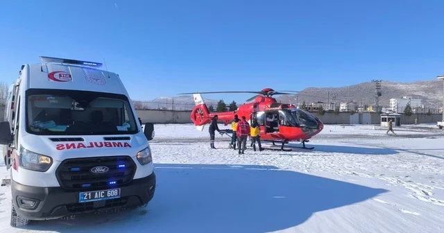 Diyarbakır da ambulans helikopter ve paletli ambulans hasta bebek ile 1 çocuk için seferber oldu Diyarbakır Haberleri